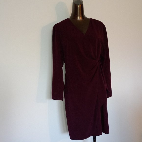 Vintage burgundy v-neck knee-length wrap dress - Picture 3 of 14